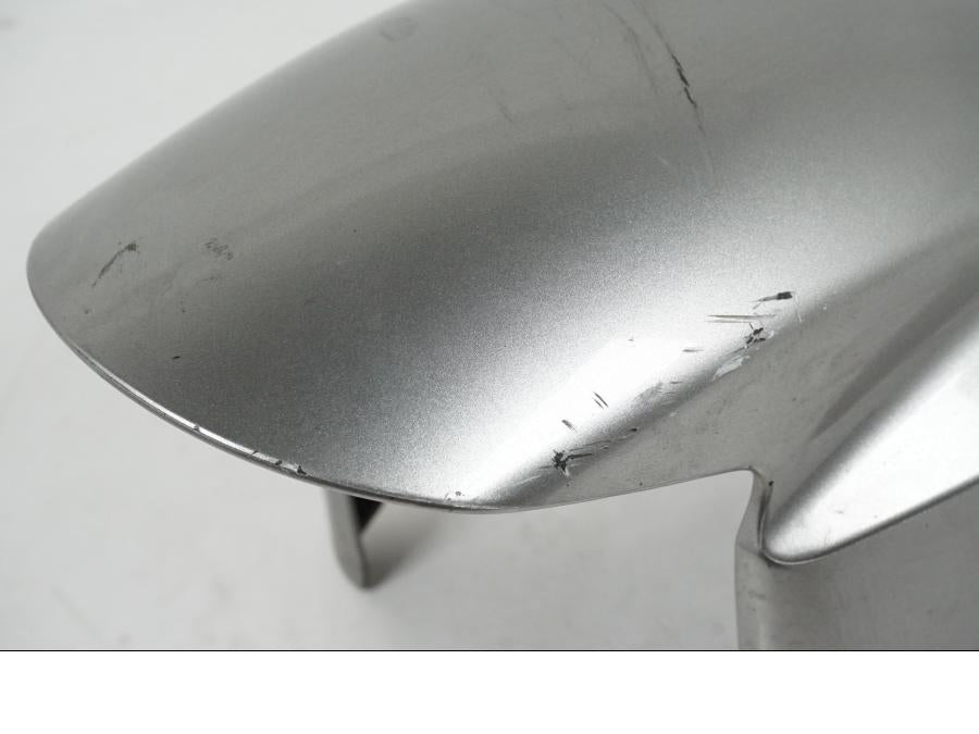 Höger sida på Framskärm från en Kawasaki Z 750 -2006 motorcykel.