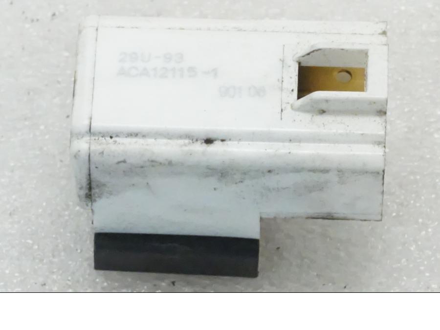 Framsidan på Relä från en Yamaha XVZ 13TD -1999 motorcykel.