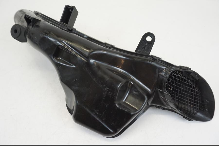 Framsidan på Luftintag från en Suzuki GSX 1300 R -2017 motorcykel.