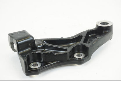 Snett uppifrån på Bromsoksfäste från en Yamaha XVS 1100 -2001 motorcykel.