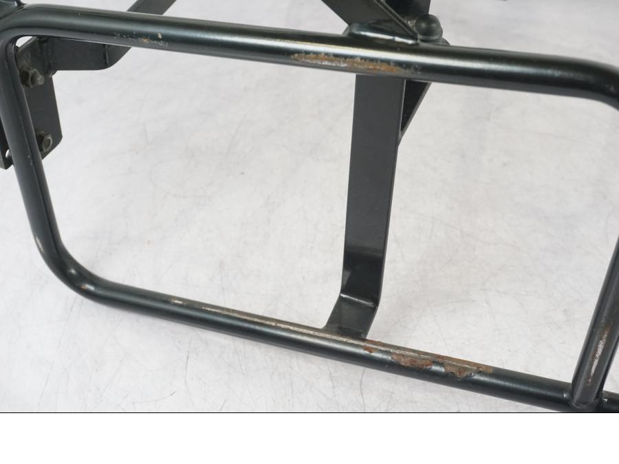 Snett nerifrån på Sidoväska från en Yamaha XJ 900 -1997 motorcykel.