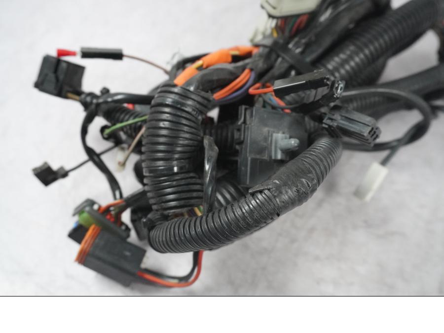 Höger sida på Kablage från en H-D Touring Street Glide FLHX -2009 motorcykel.