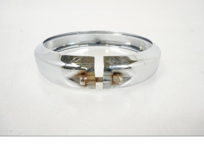 Vänster sida på Strålkastarkåpa från en H-D FLHC -2018 motorcykel.