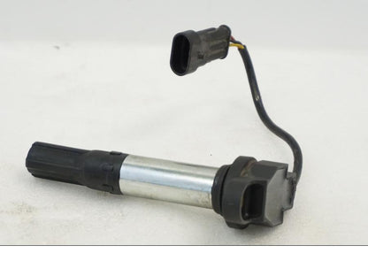 Framsidan på Tändspole från en Aprilia RSV 1000 -2010 motorcykel.