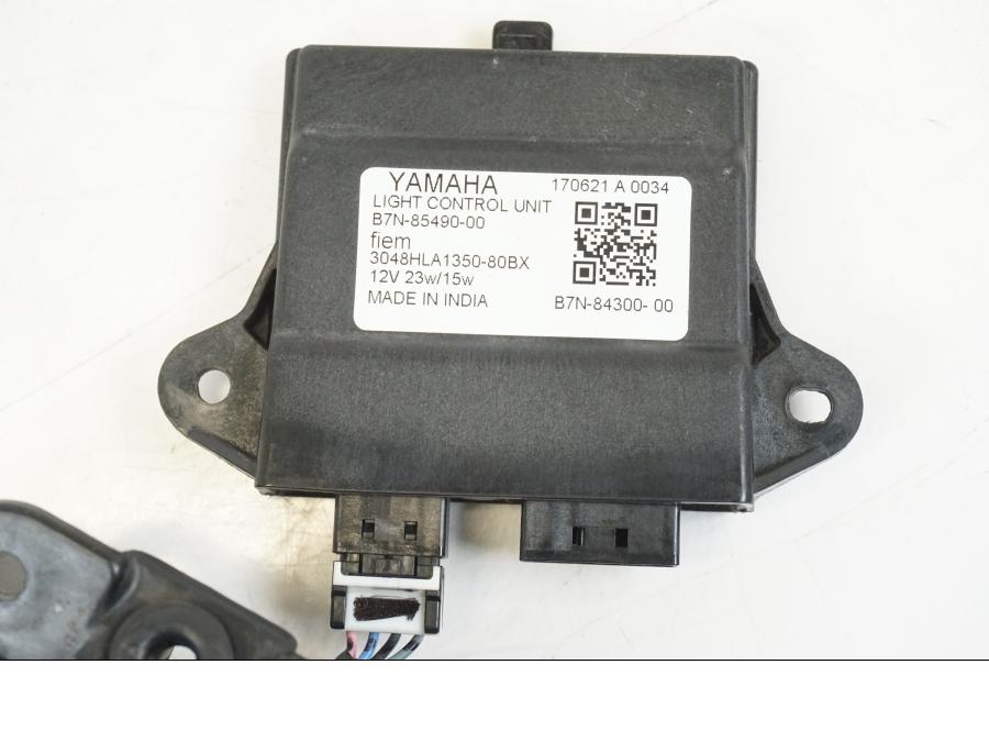 Extrabild2 på Strålkastare från en Yamaha MT-09 -2021 motorcykel.