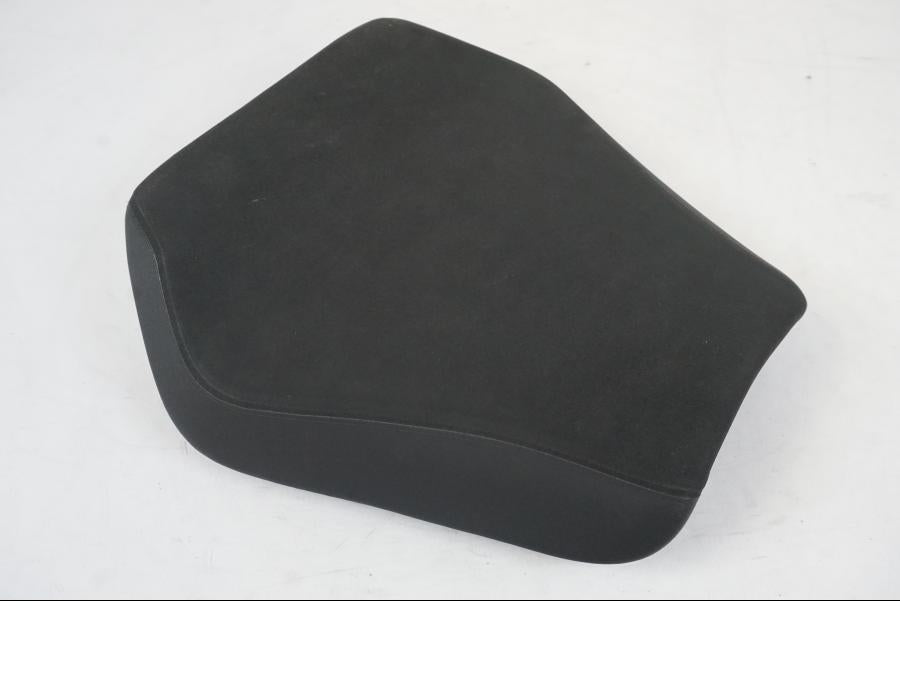 Framsidan på Sadel från en KTM 1290 Super Duke R EVO -2023 motorcykel.