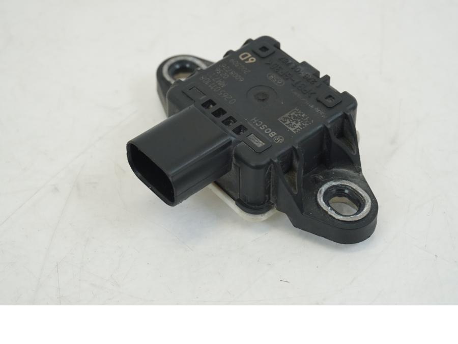 Snett uppifrån på Tilt Sensor från en Ducati Streetfighter V4 -2020 motorcykel.