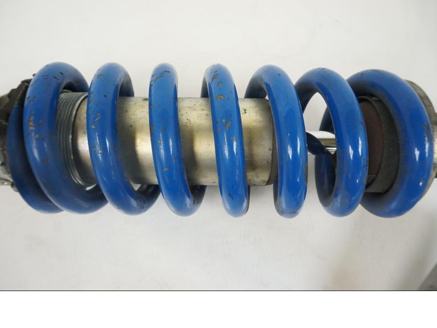 Höger sida på Stötdämpare från en Triumph Speed Triple -2009 motorcykel.