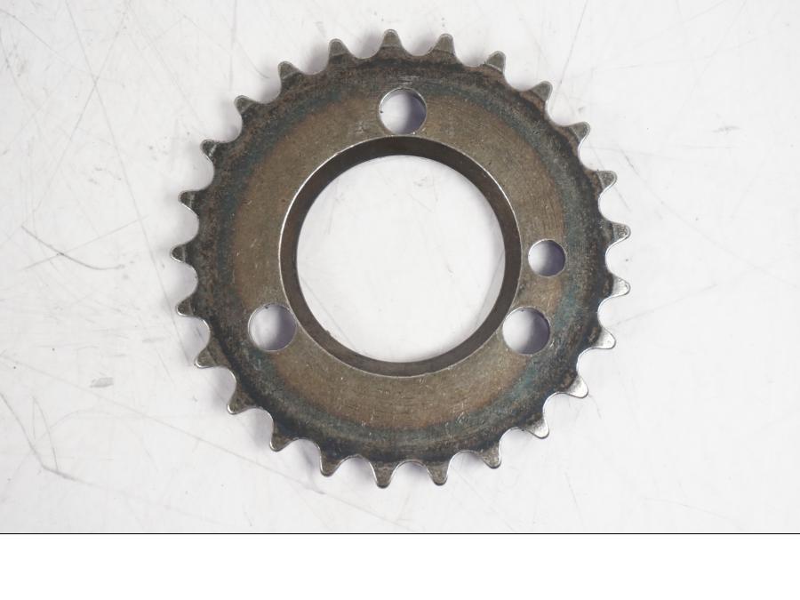 Snett nerifrån på Oljepump från en BMW R NineT -2017 motorcykel.