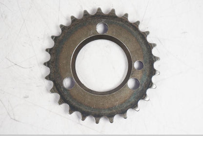 Snett nerifrån på Oljepump från en BMW R NineT -2017 motorcykel.