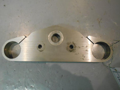 Framsidan på Gaffelkrona från en Kawasaki VN 1500 Mean Streak -2003 motorcykel.