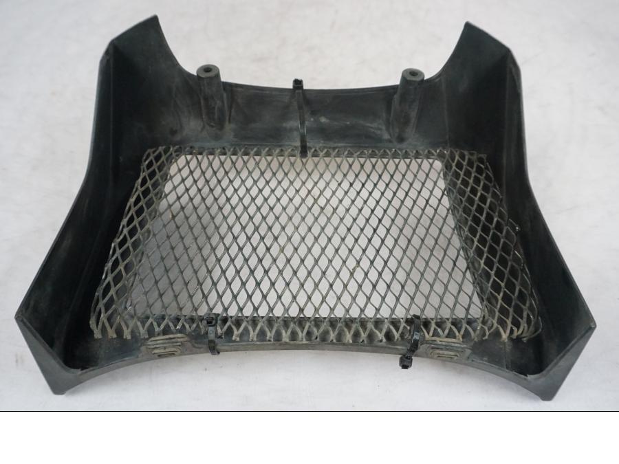 Snett nerifrån på Oljekyldekor från en BMW R 1200 R -2007 motorcykel.