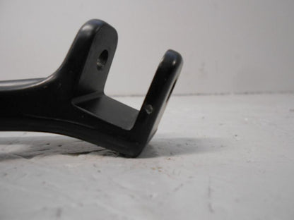 Vänster sida på Fotpinnefäste från en BMW S 1000 RR -2015 motorcykel.