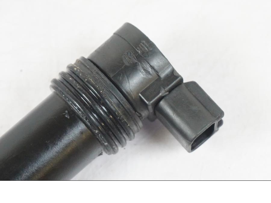 Baksidan på Tändspole från en Kawasaki ZX-6R -2011 motorcykel.