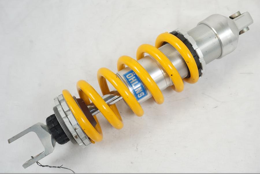 Framsidan på Stötdämpare Öhlins från en Yamaha MT-09 -2019 motorcykel.