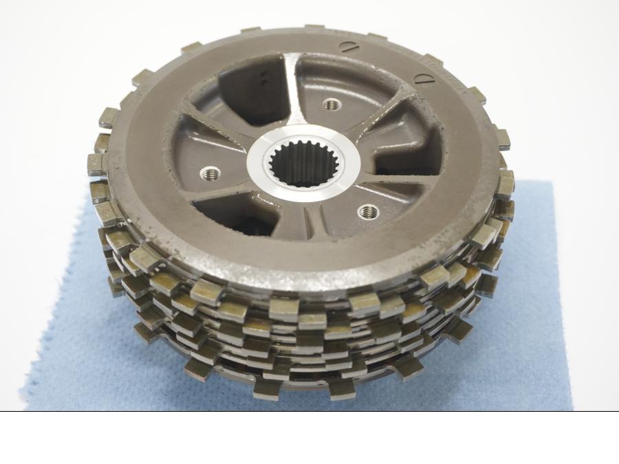 Baksidan på Koppling från en BMW R 1250 GS -2019 motorcykel.