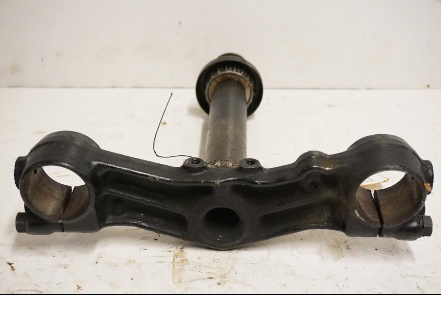 Baksidan på Gaffelkrona från en Yamaha XV 400 -1983 motorcykel.