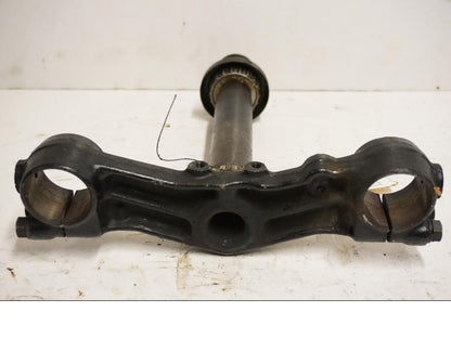 Baksidan på Gaffelkrona från en Yamaha XV 400 -1983 motorcykel.