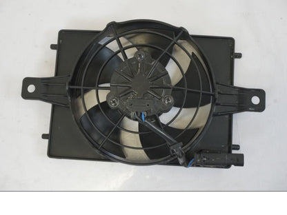 Vänster sida på Vattenkylfläkt från en BMW R 1250 GS -2019 motorcykel.