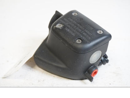 Framsidan på Bromshuvudcylinder från en BMW K 1200 LT -2004 motorcykel.