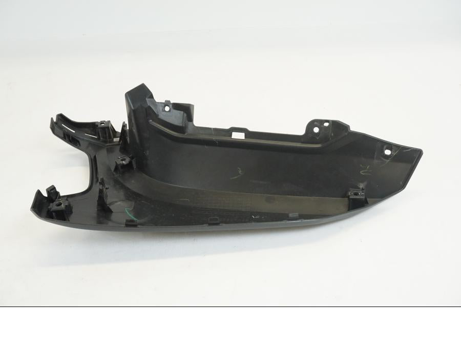 Vänster sida på Sidkåpa från en Yamaha N-MAX125 -2021 motorcykel.