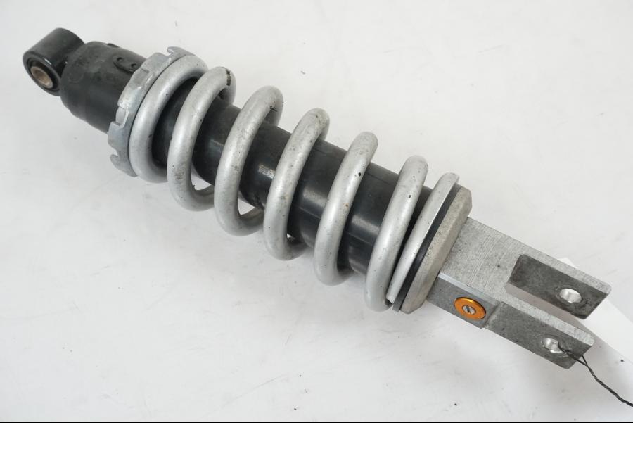 Snett uppifrån på Stötdämpare från en Yamaha MT-07 -2019 motorcykel.