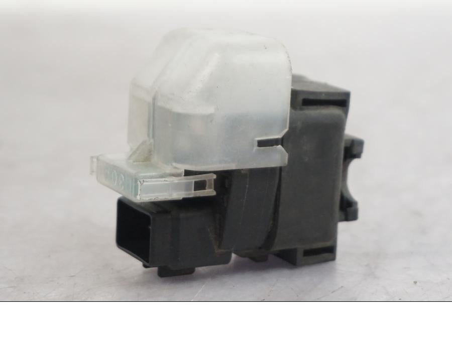 Höger sida på Startrelä från en Triumph Tiger -2009 motorcykel.