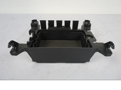 Baksidan på Batterihållare från en KTM 790 Duke -2019 motorcykel.