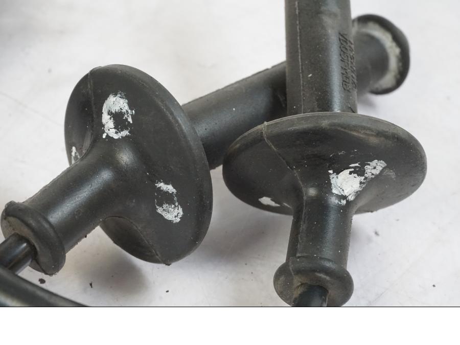 Snett uppifrån på Tändspole från en Honda CBR 1000 F -1999 motorcykel.