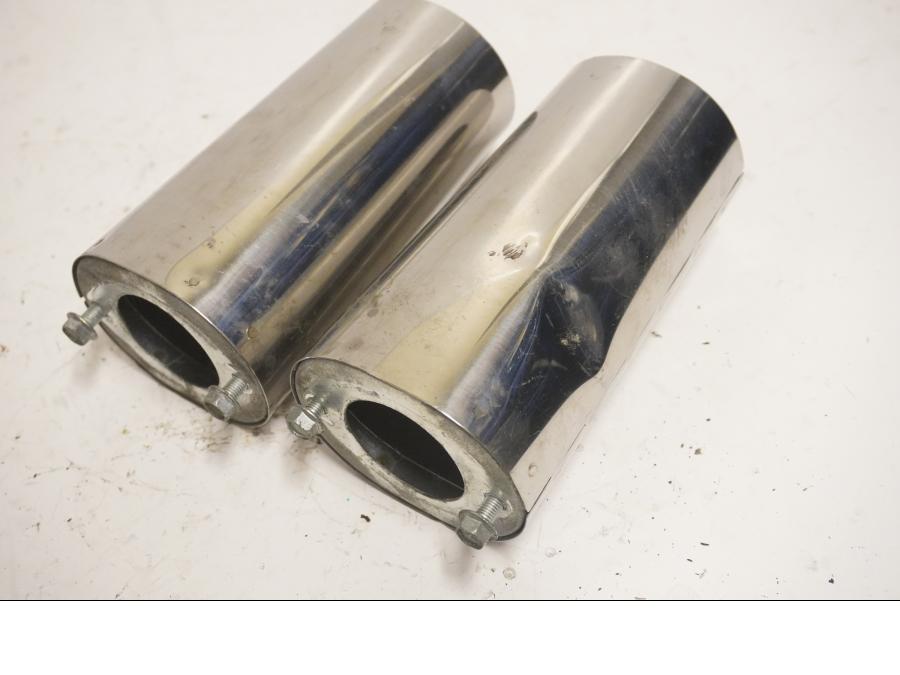 Höger sida på Gaffeldekorrör från en H-D Touring Ultra Classic FLHTCU/I -2009 motorcykel.