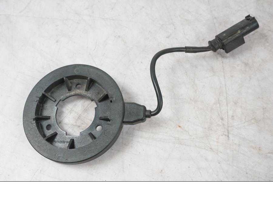 Vänster sida på Antenn till tändningslås från en BMW K 1600 GTL -2015 motorcykel.