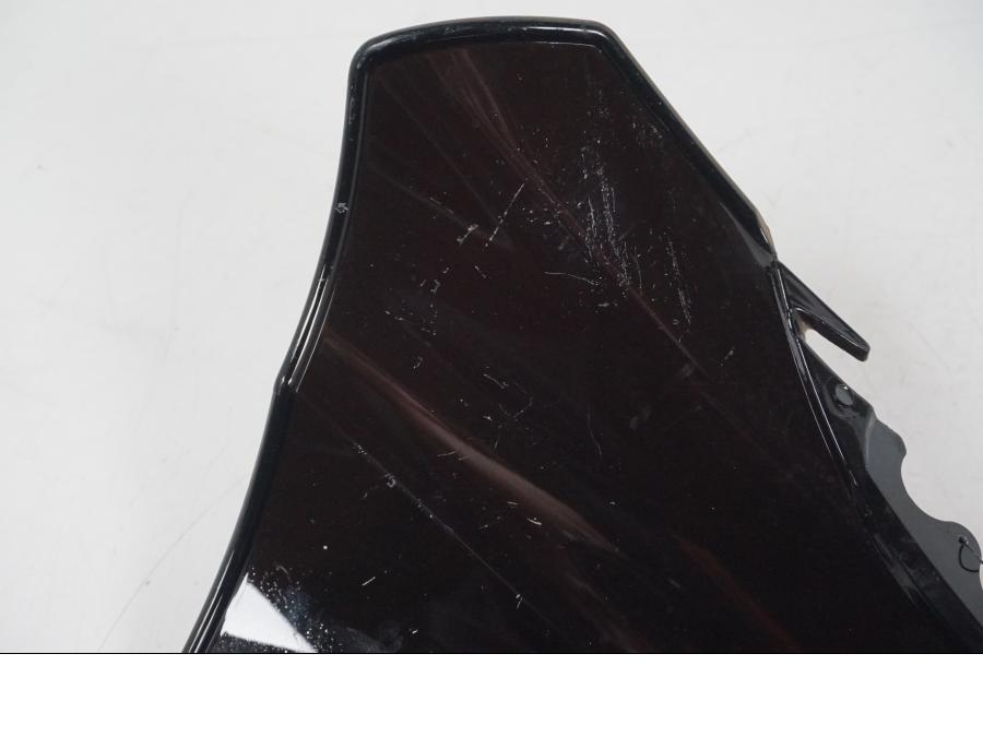 Extrabild2 på Vindruta från en Yamaha YZF 1000 R1 -2007 motorcykel.