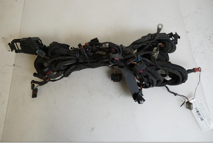 Framsidan på Kabelstam från en BMW K 1200 S -2007 motorcykel.