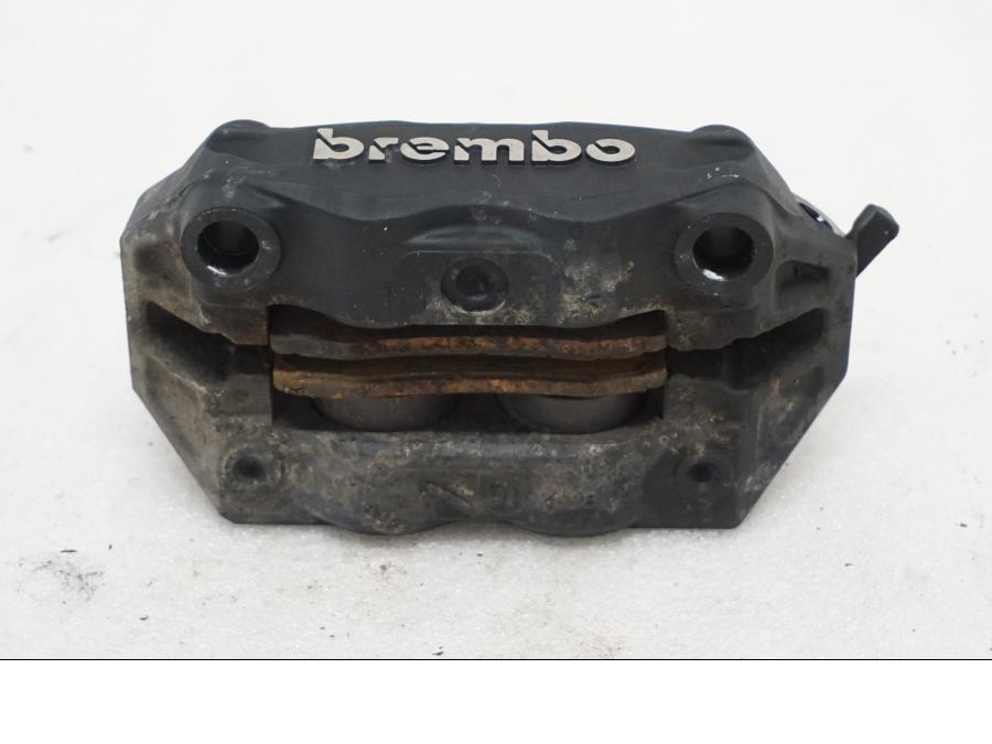 Baksidan på Bromsok från en BMW R 1200 GSA -2017 motorcykel.