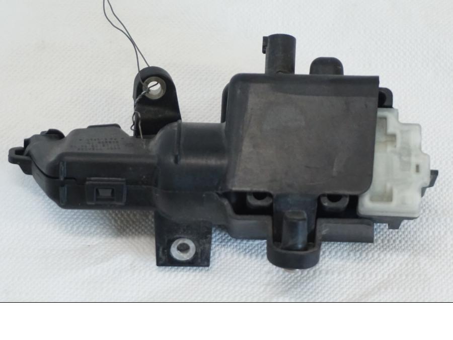 Baksidan på Centrallås från en BMW K 1600 -2015 motorcykel.