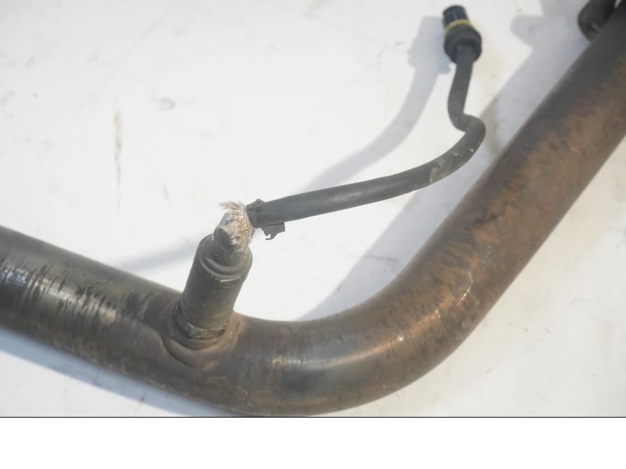 Baksidan på Grenrör från en BMW F 650 GS -2000 motorcykel.