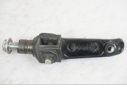 Höger sida på Fotpinne från en Suzuki GSX-S 1000 -2017 motorcykel.