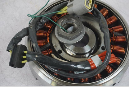 Vänster sida på Generator från en BMW R 1200 GS -2018 motorcykel.