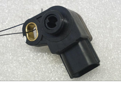 Baksidan på TPS från en Suzuki SV 650 -2016 motorcykel.