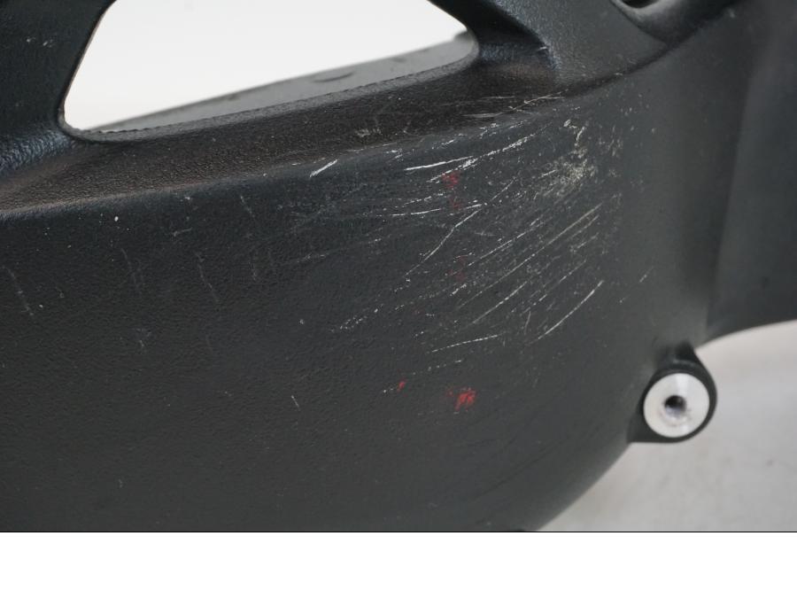 Höger sida på Sving från en Triumph Speed Triple -2021 motorcykel.