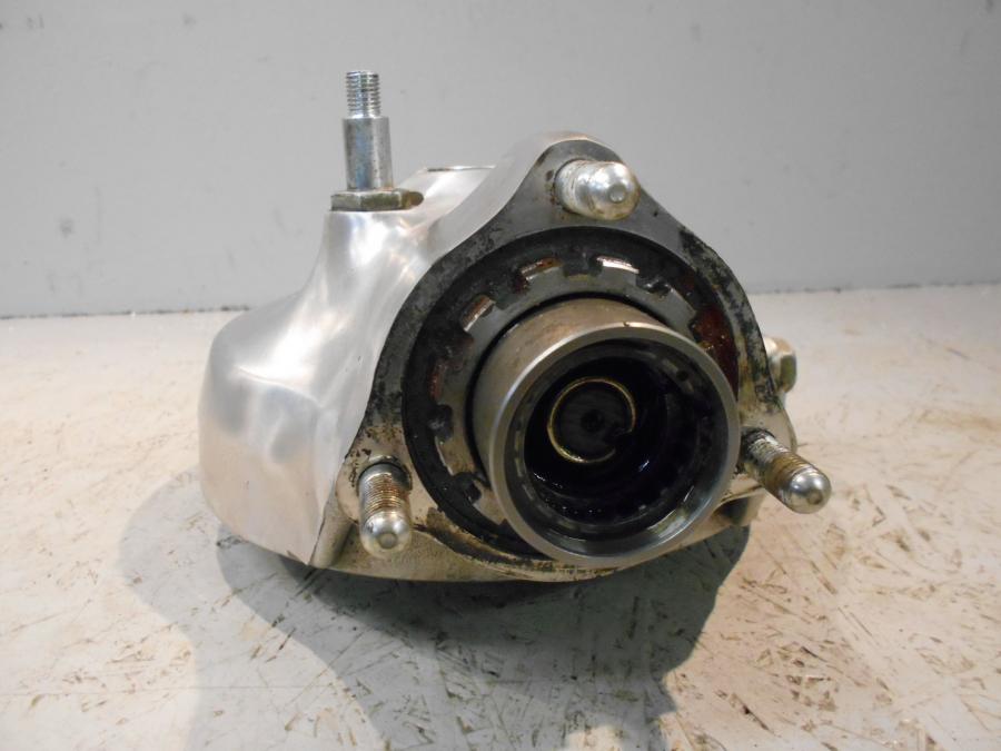 Baksidan på Slutväxel från en Suzuki VS 1400 -1998 motorcykel.