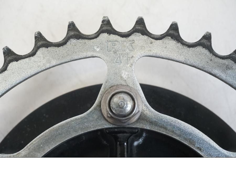 Höger sida på Drevfäste från en Kawasaki NINJA 400 -2020 motorcykel.