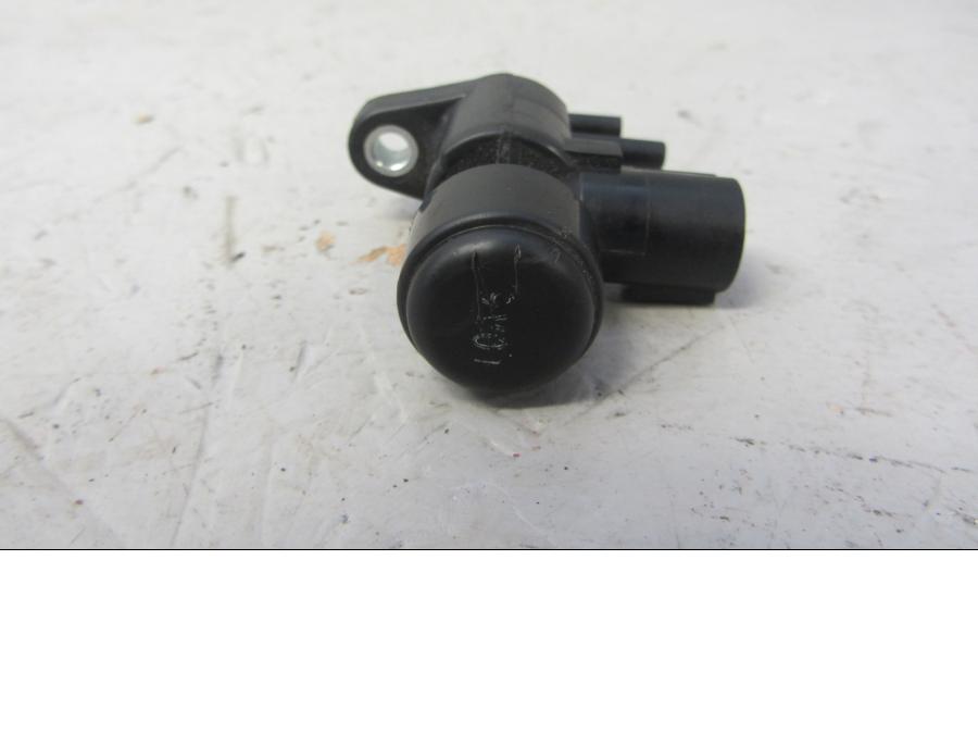 Baksidan på Luftburksensor från en Honda CB 1000 R -2010 motorcykel.