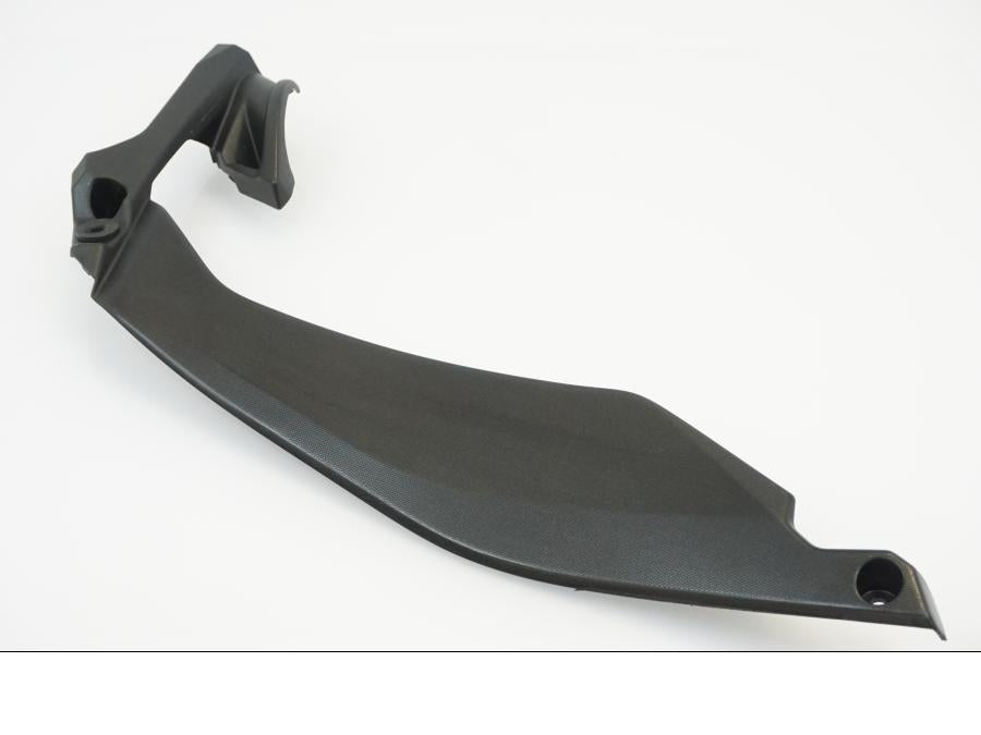 Vänster sida på Bensintankskåpa från en Kawasaki Z 1000 -2014 motorcykel.