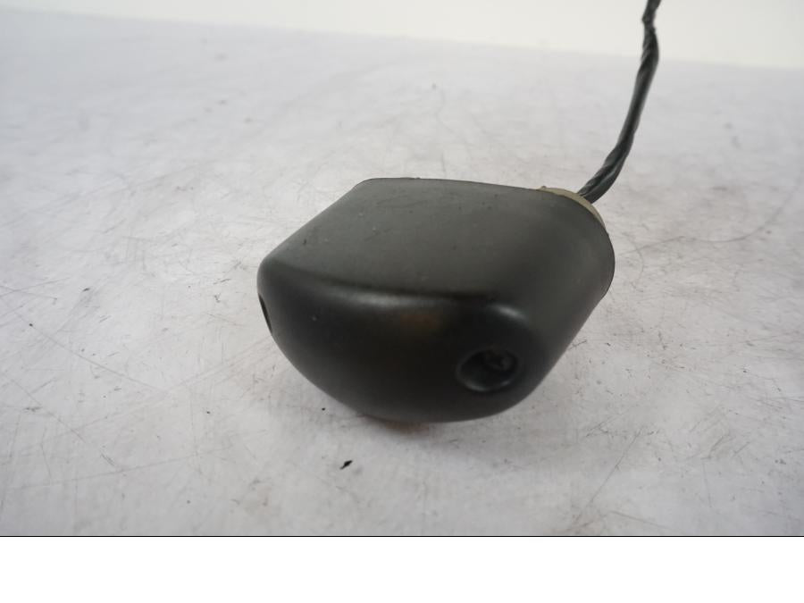 Snett uppifrån på Skyltbelysning från en Kawasaki Z 800 -2014 motorcykel.