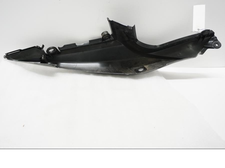 Höger sida på Bakvinge från en Suzuki SV 1000 -2007 motorcykel.