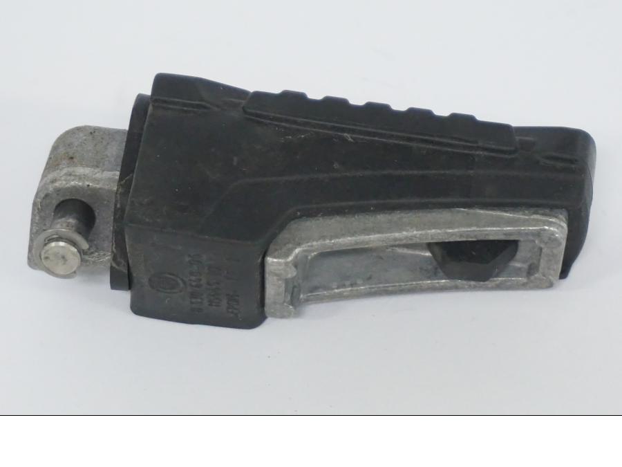 Baksidan på Fotpinne från en BMW R 1250 GS -2022 motorcykel.