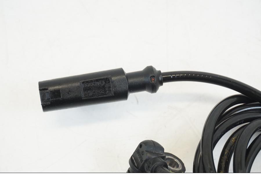 Extrabild2 på ABS givare från en Ducati Streetfighter V4 -2020 motorcykel.