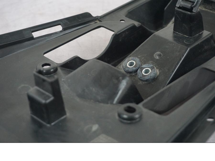 Baksidan på Undertail från en Yamaha MT 125 -2017 motorcykel.