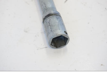 Vänster sida på Axel från en Honda CBR 900 RR -2001 motorcykel.